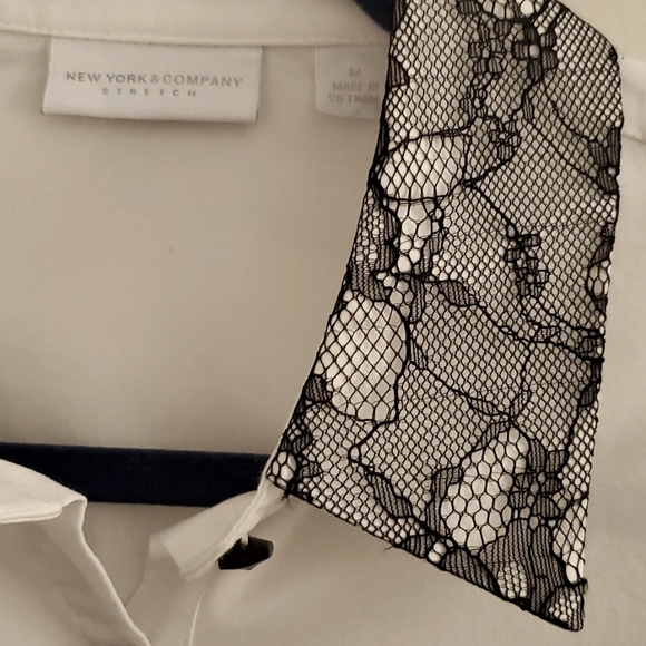 NY & Co blouse with ruching size Med - Picture 2 of 6